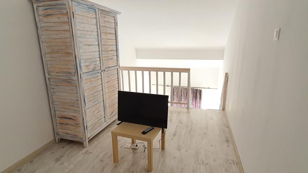 Naiada Villa Ostrov Exteriör bild
