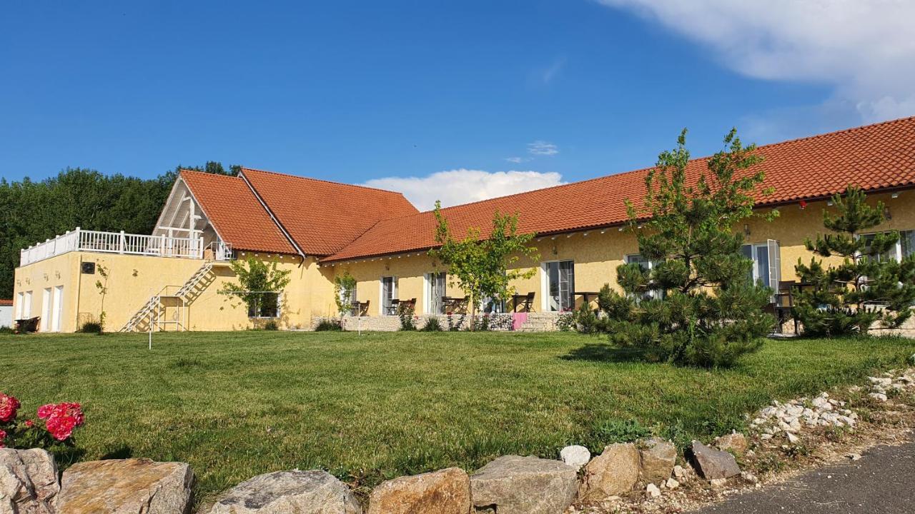 Naiada Villa Ostrov Exteriör bild