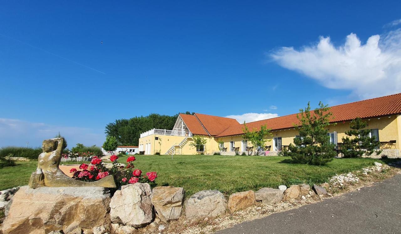 Naiada Villa Ostrov Exteriör bild